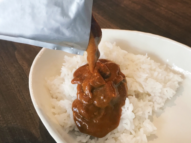 レトルトカレー ご飯の量