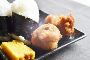 おにぎり 唐揚げ