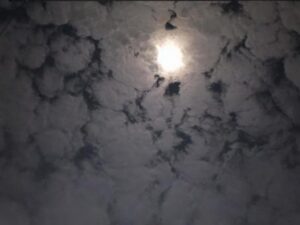 夜　雲