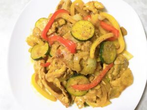 ズッキーニ　カレー炒め