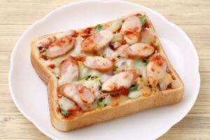 食パンで作る簡単ピザ