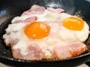 ベーコン＋目玉焼き