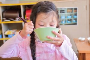 子供　食べる