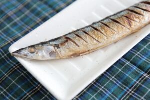 サンマ 塩焼き　切れ目