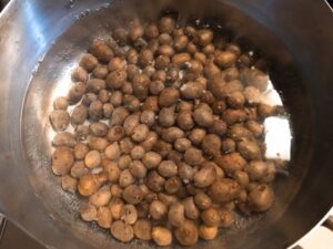むかごの塩ゆで