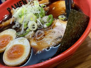 富山ブラックラーメン