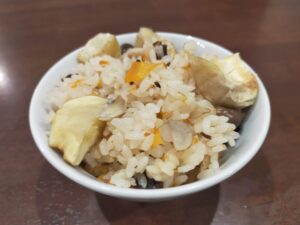 栗ご飯　油揚げ