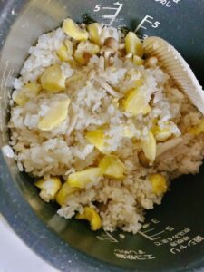 栗ご飯　混ぜる