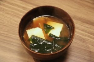 豆腐とわかめのみそ汁