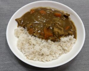 麦ごはん　カレー