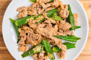オクラと豚肉の甘辛炒め