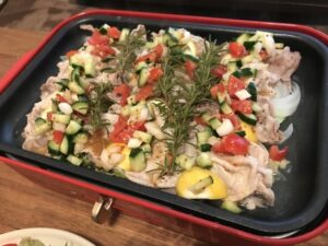 豚肉と野菜の蒸し　ホットプレート
