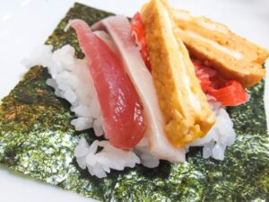 手巻き寿司　卵焼き