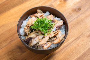 加熱した海鮮丼